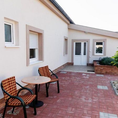 Kollar D Guest House - Prenociste Rooms Суботица Екстериор снимка