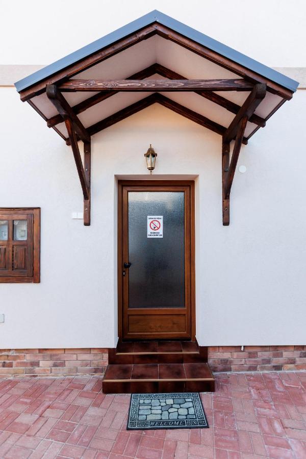 Kollar D Guest House - Prenociste Rooms Суботица Екстериор снимка