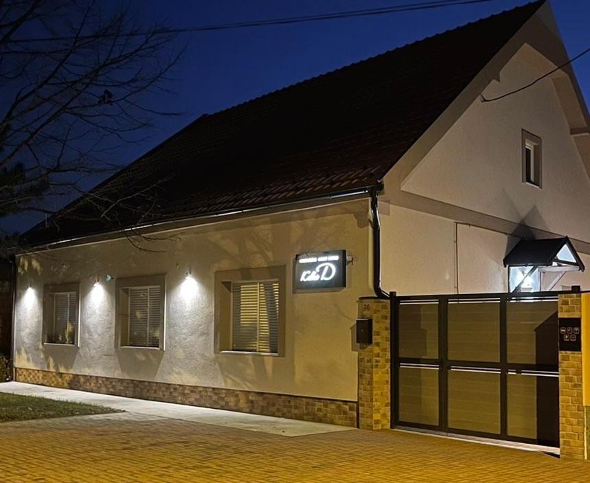 Kollar D Guest House - Prenociste Rooms Суботица Екстериор снимка