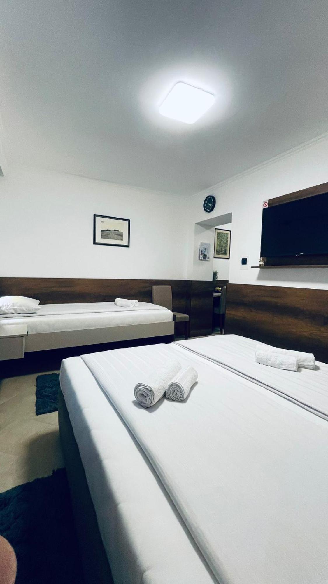 Kollar D Guest House - Prenociste Rooms Суботица Екстериор снимка
