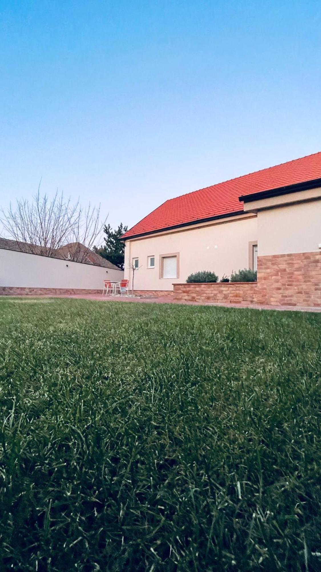Kollar D Guest House - Prenociste Rooms Суботица Екстериор снимка