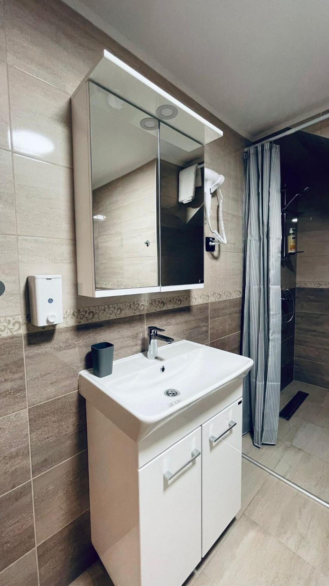 Kollar D Guest House - Prenociste Rooms Суботица Екстериор снимка
