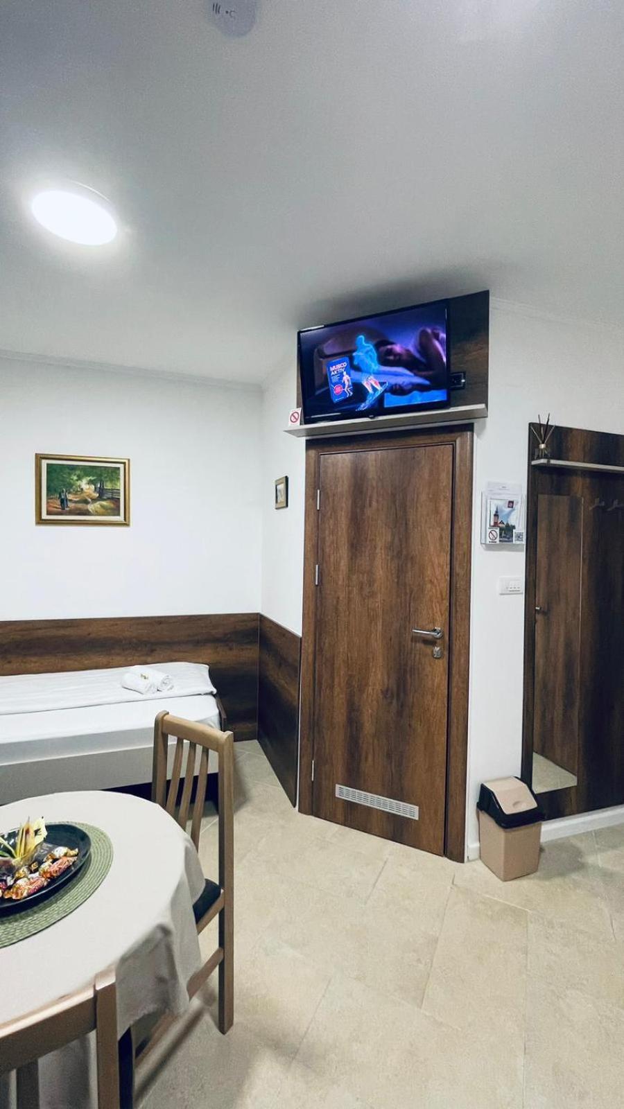 Kollar D Guest House - Prenociste Rooms Суботица Екстериор снимка